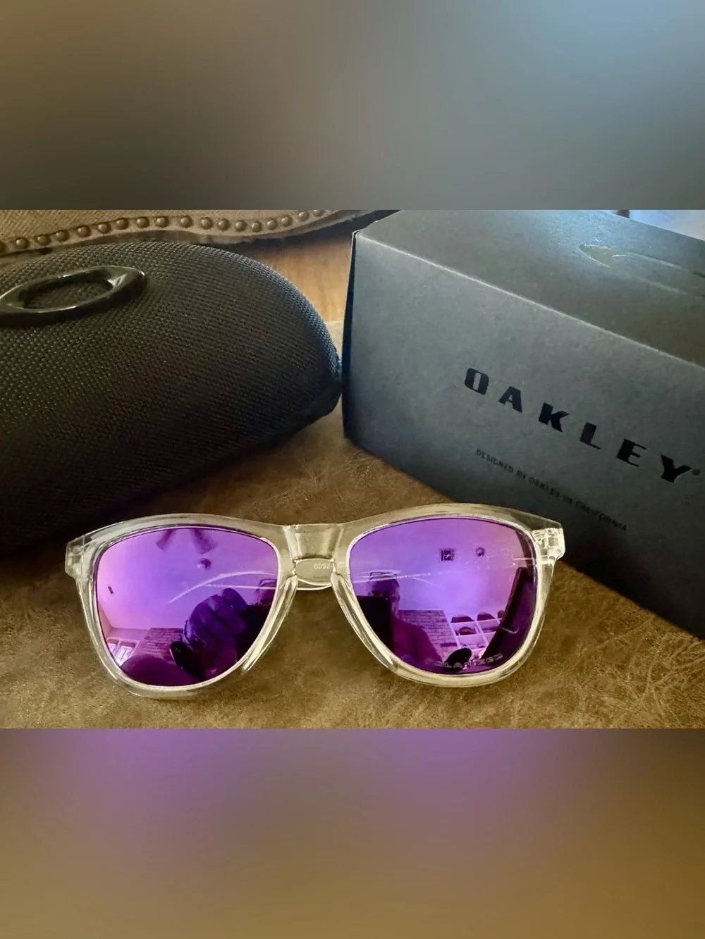 NWT Oakley Frogskins Polarized Clear Frame Purple Violet Lenses w/Case & Box